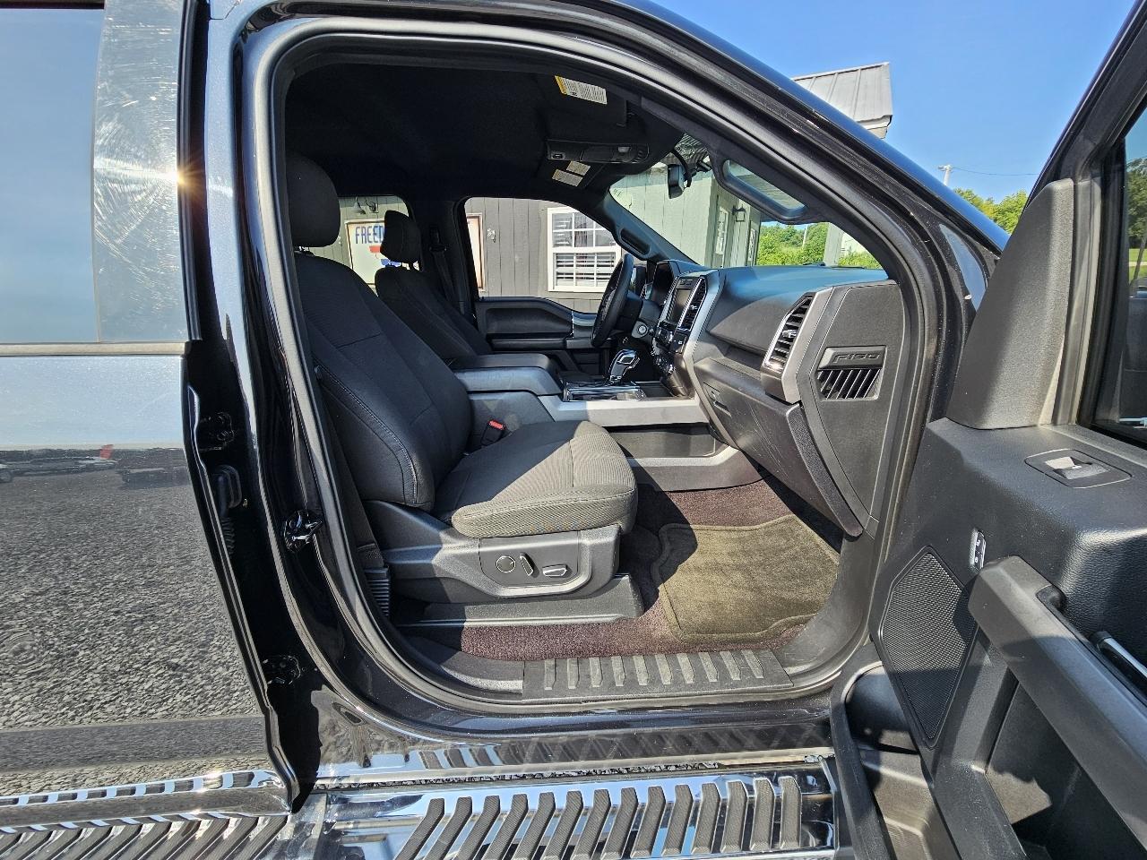 Ford F-150 XLT SuperCrew 5.5-ft. Bed 4WD 2015