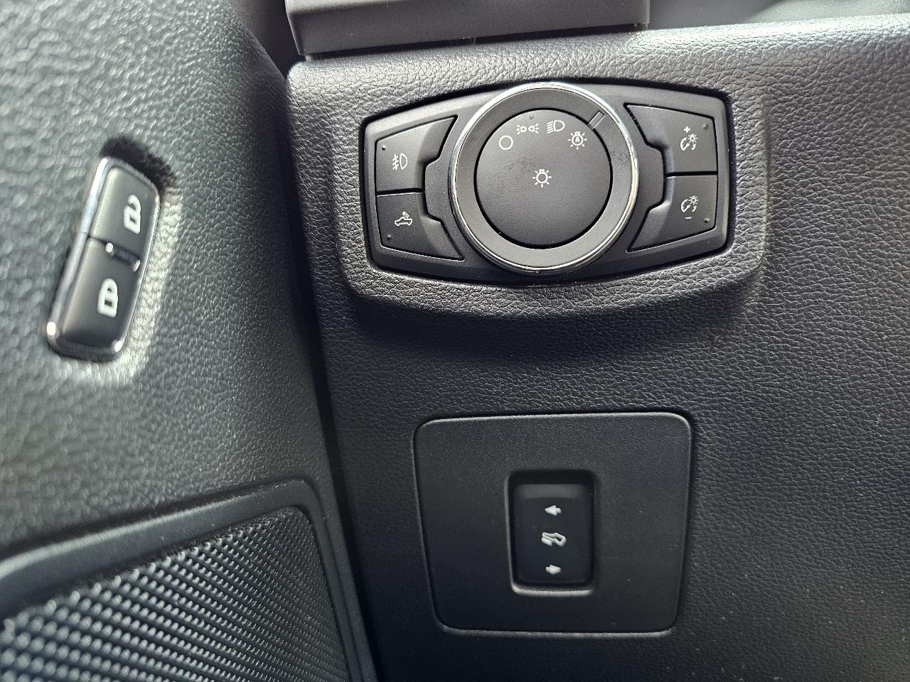 Ford F-150 XLT SuperCrew 5.5-ft. Bed 4WD 2015