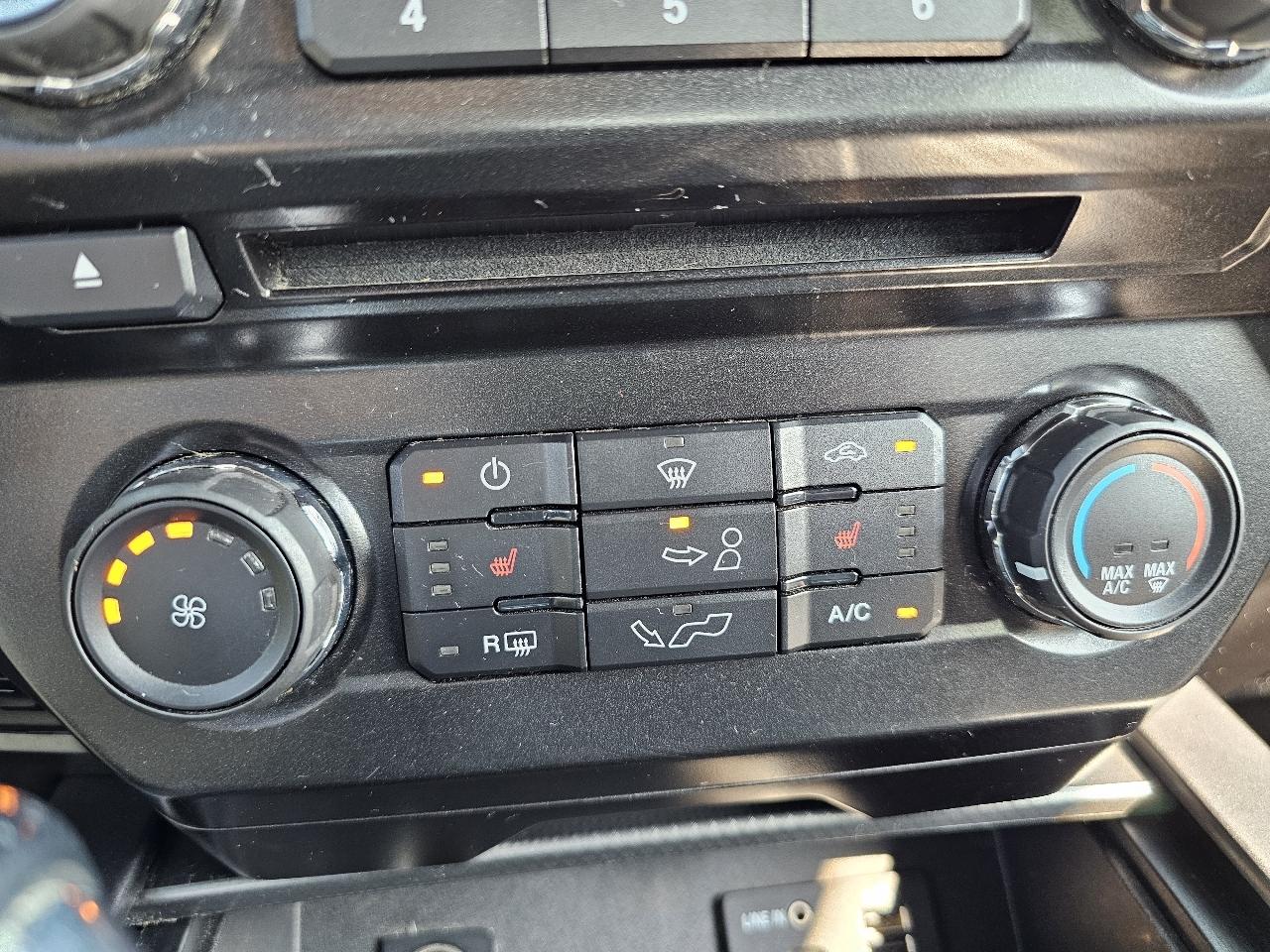 Ford F-150 XLT SuperCrew 5.5-ft. Bed 4WD 2015