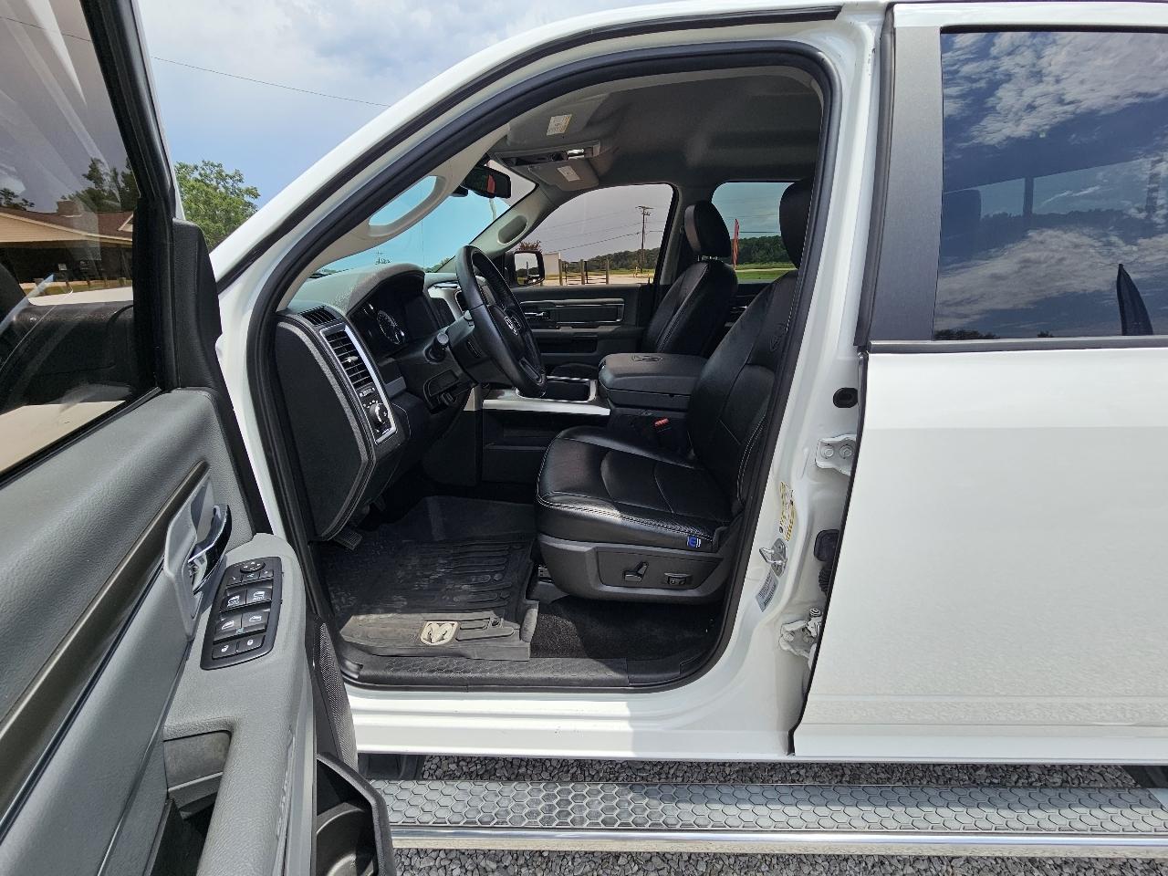 RAM 1500 Big Horn Crew Cab 4WD 2017
