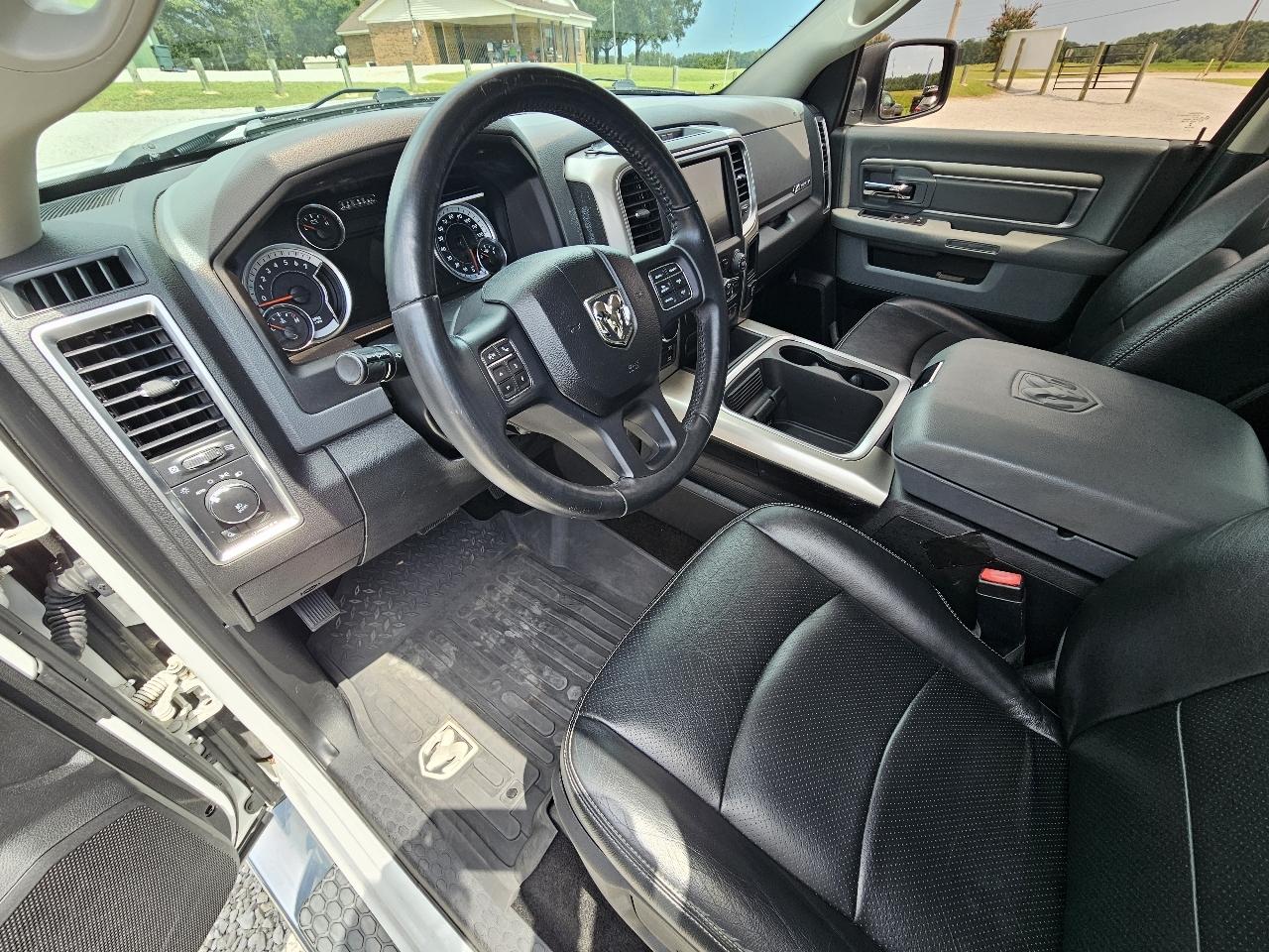 RAM 1500 Big Horn Crew Cab 4WD 2017