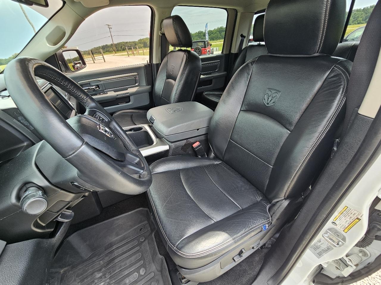 RAM 1500 Big Horn Crew Cab 4WD 2017
