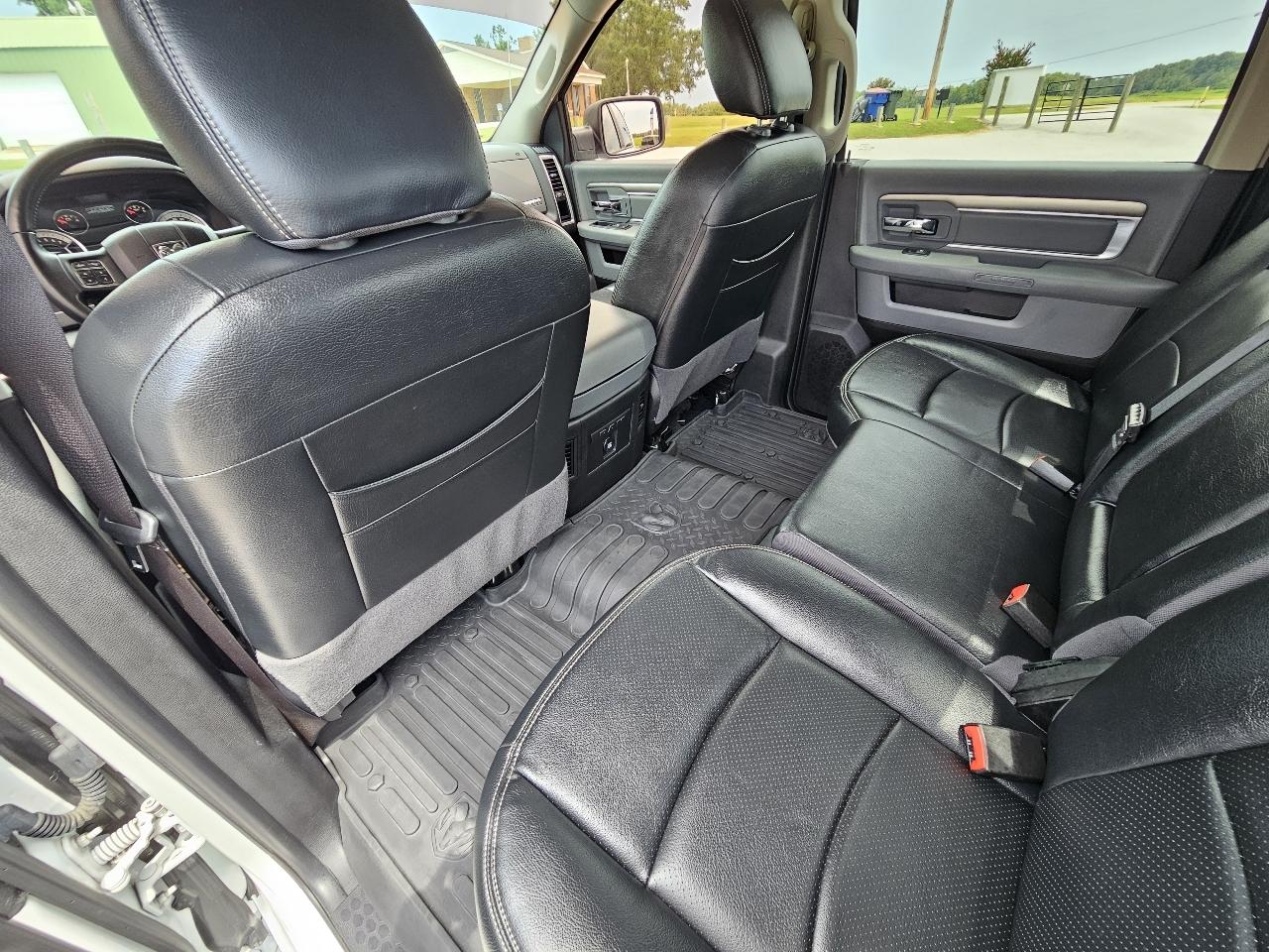 RAM 1500 Big Horn Crew Cab 4WD 2017