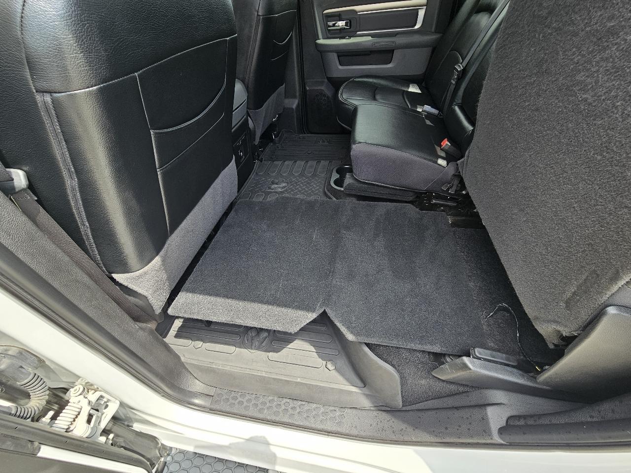 RAM 1500 Big Horn Crew Cab 4WD 2017