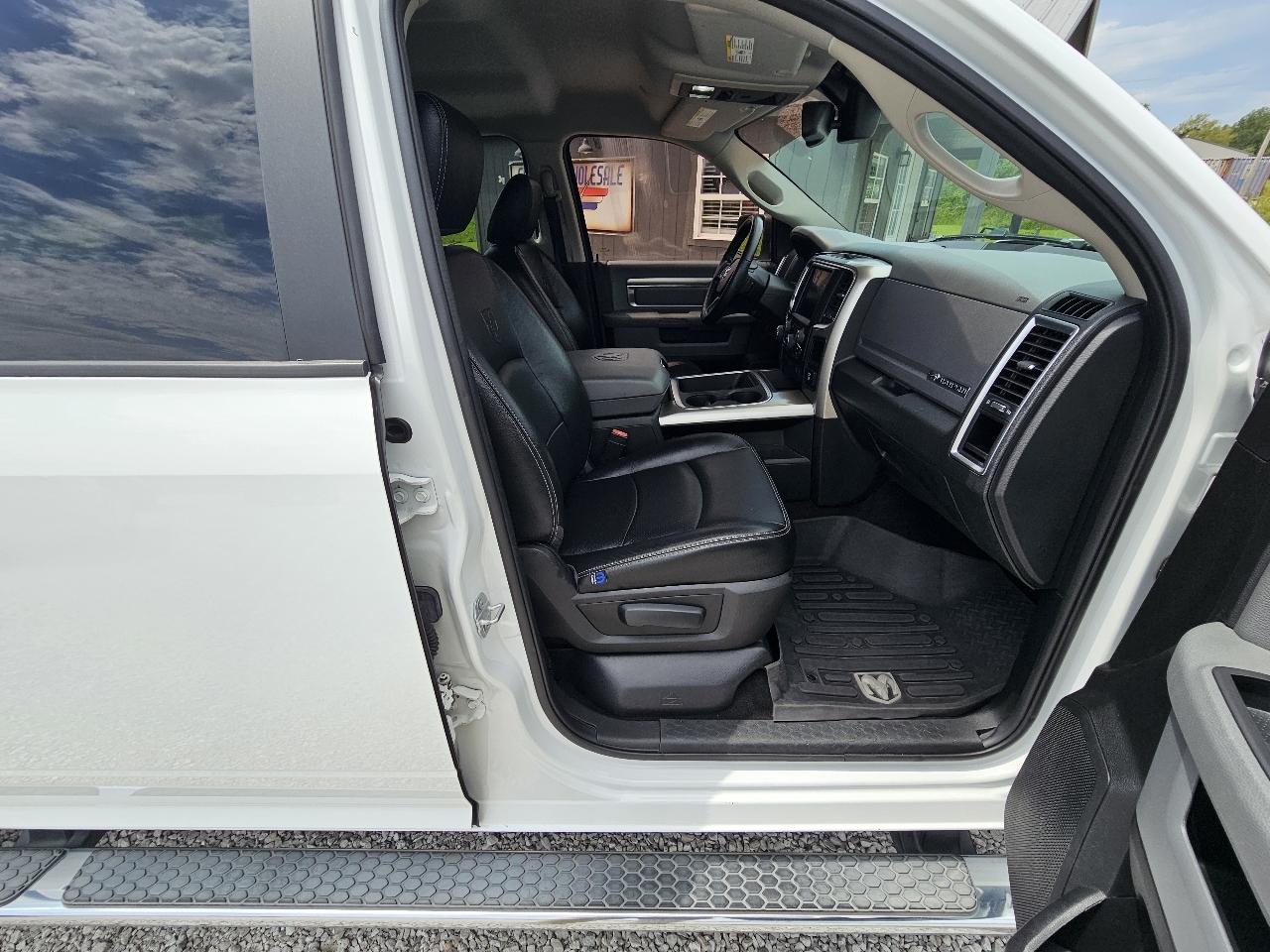 RAM 1500 Big Horn Crew Cab 4WD 2017