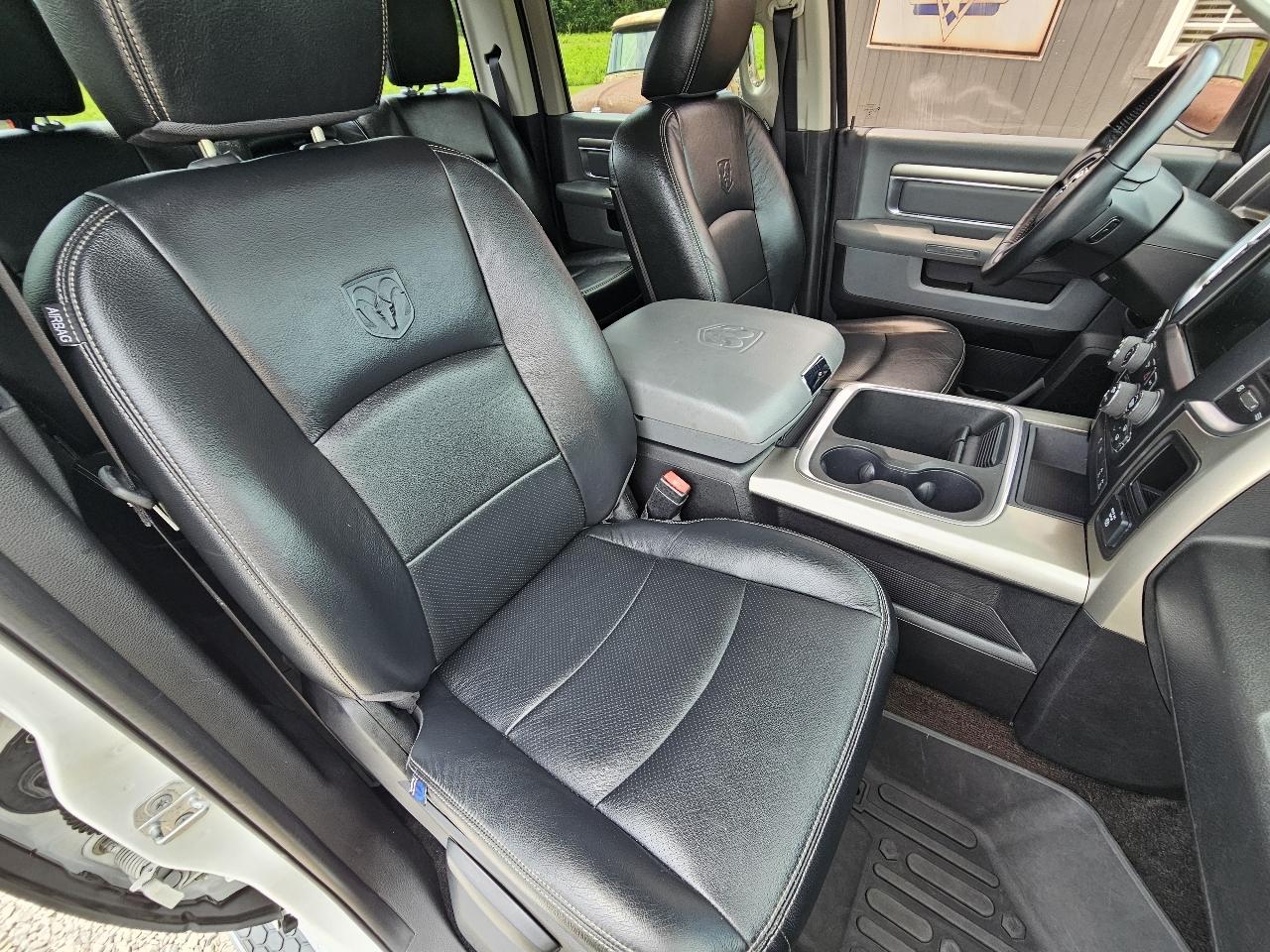 RAM 1500 Big Horn Crew Cab 4WD 2017