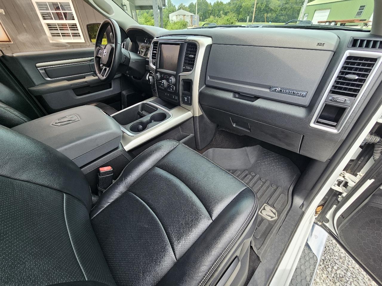 RAM 1500 Big Horn Crew Cab 4WD 2017