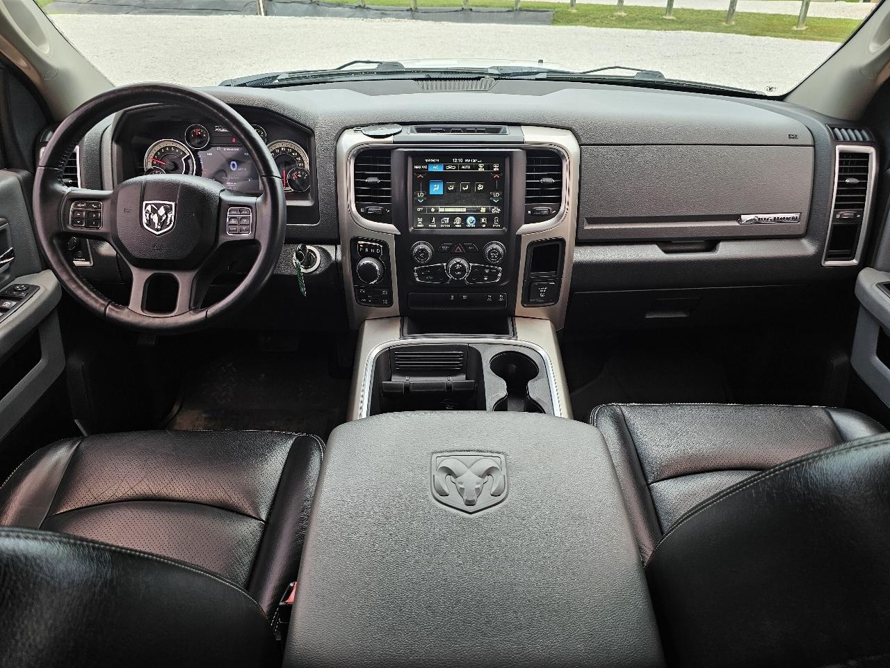 RAM 1500 Big Horn Crew Cab 4WD 2017