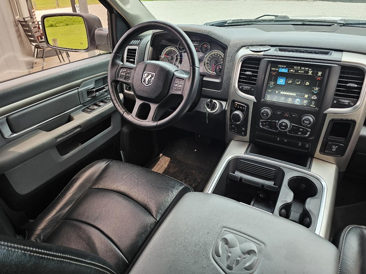 RAM 1500 Big Horn Crew Cab 4WD 2017