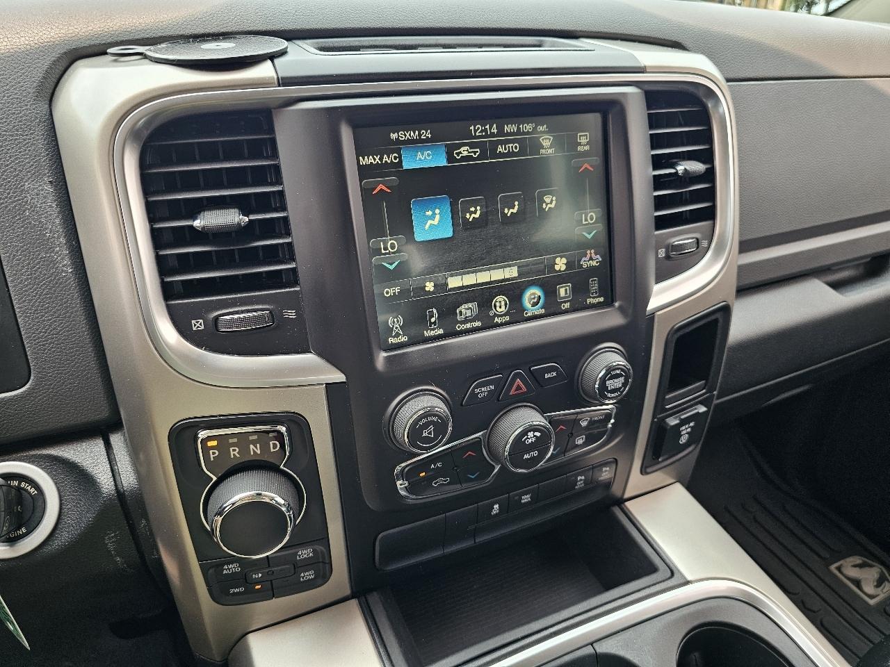 RAM 1500 Big Horn Crew Cab 4WD 2017