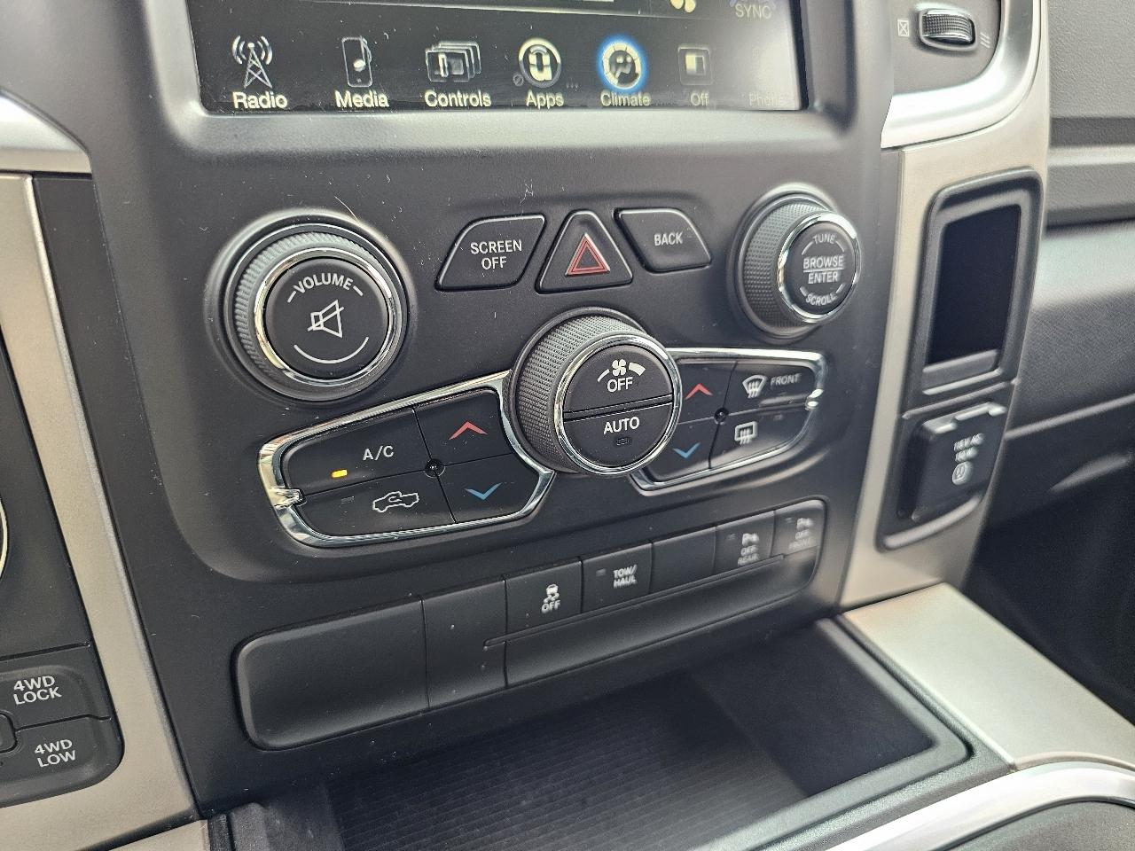 RAM 1500 Big Horn Crew Cab 4WD 2017