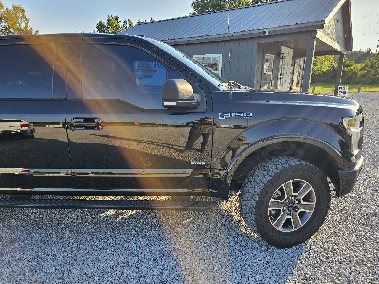 Ford F-150 XLT SuperCrew 5.5-ft. Bed 4WD 2017