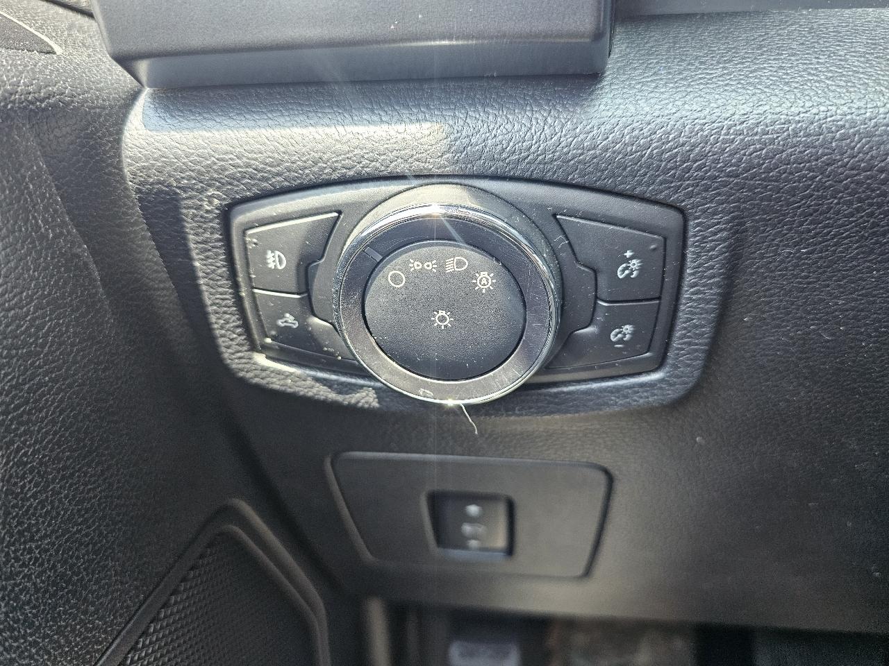 Ford F-150 XLT SuperCrew 5.5-ft. Bed 4WD 2017