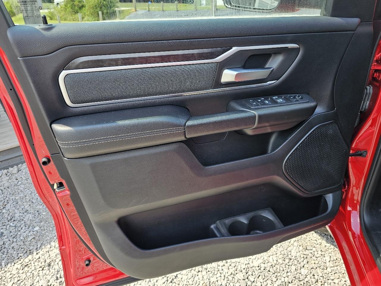 RAM 1500 Big Horn Quad Cab 4WD 2021