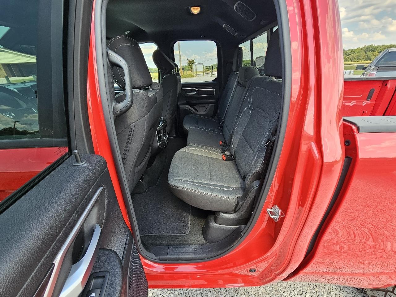 RAM 1500 Big Horn Quad Cab 4WD 2021