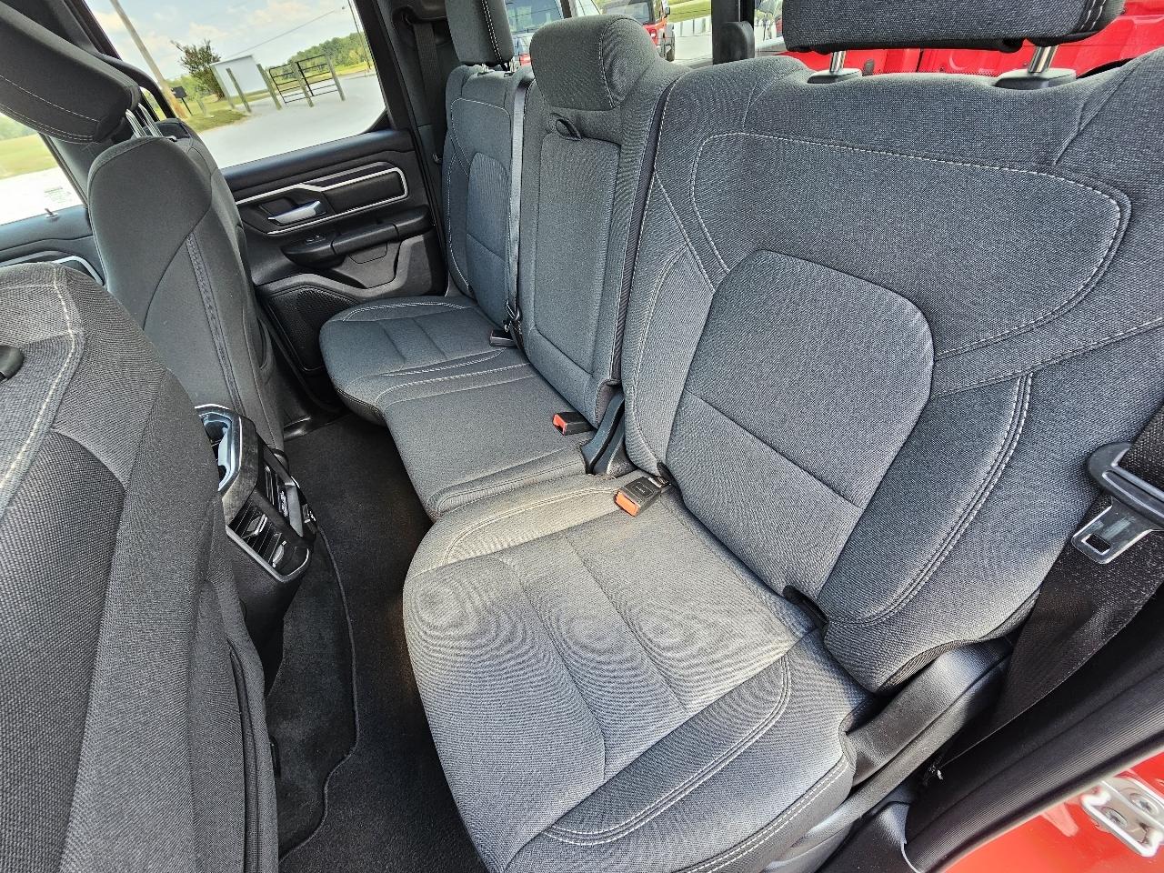 RAM 1500 Big Horn Quad Cab 4WD 2021