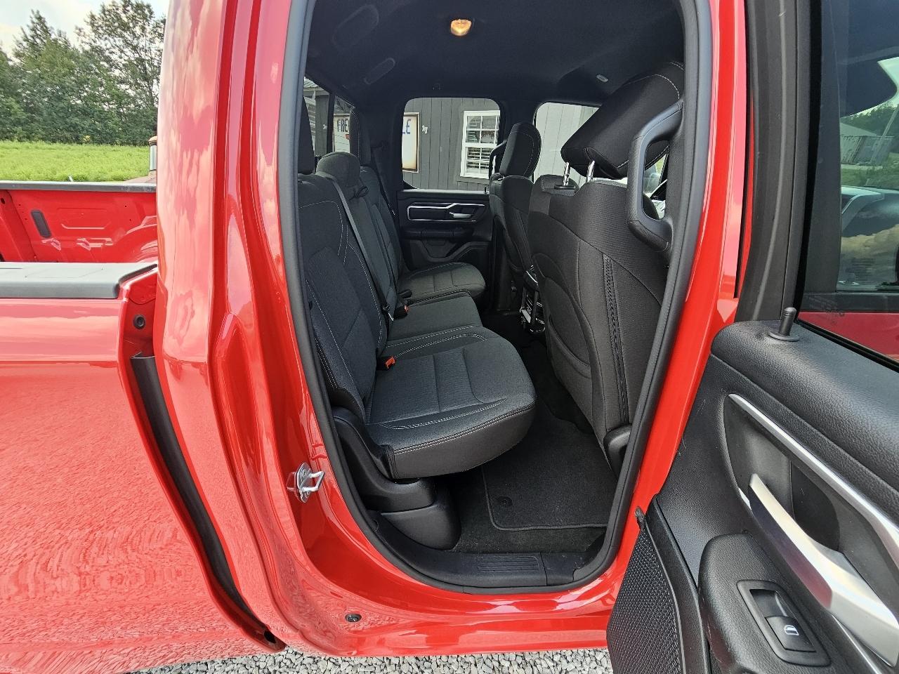 RAM 1500 Big Horn Quad Cab 4WD 2021