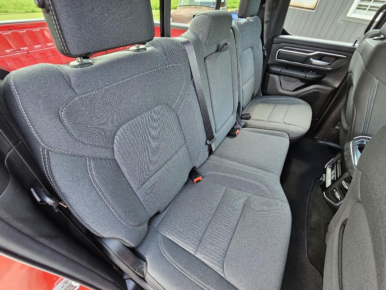 RAM 1500 Big Horn Quad Cab 4WD 2021