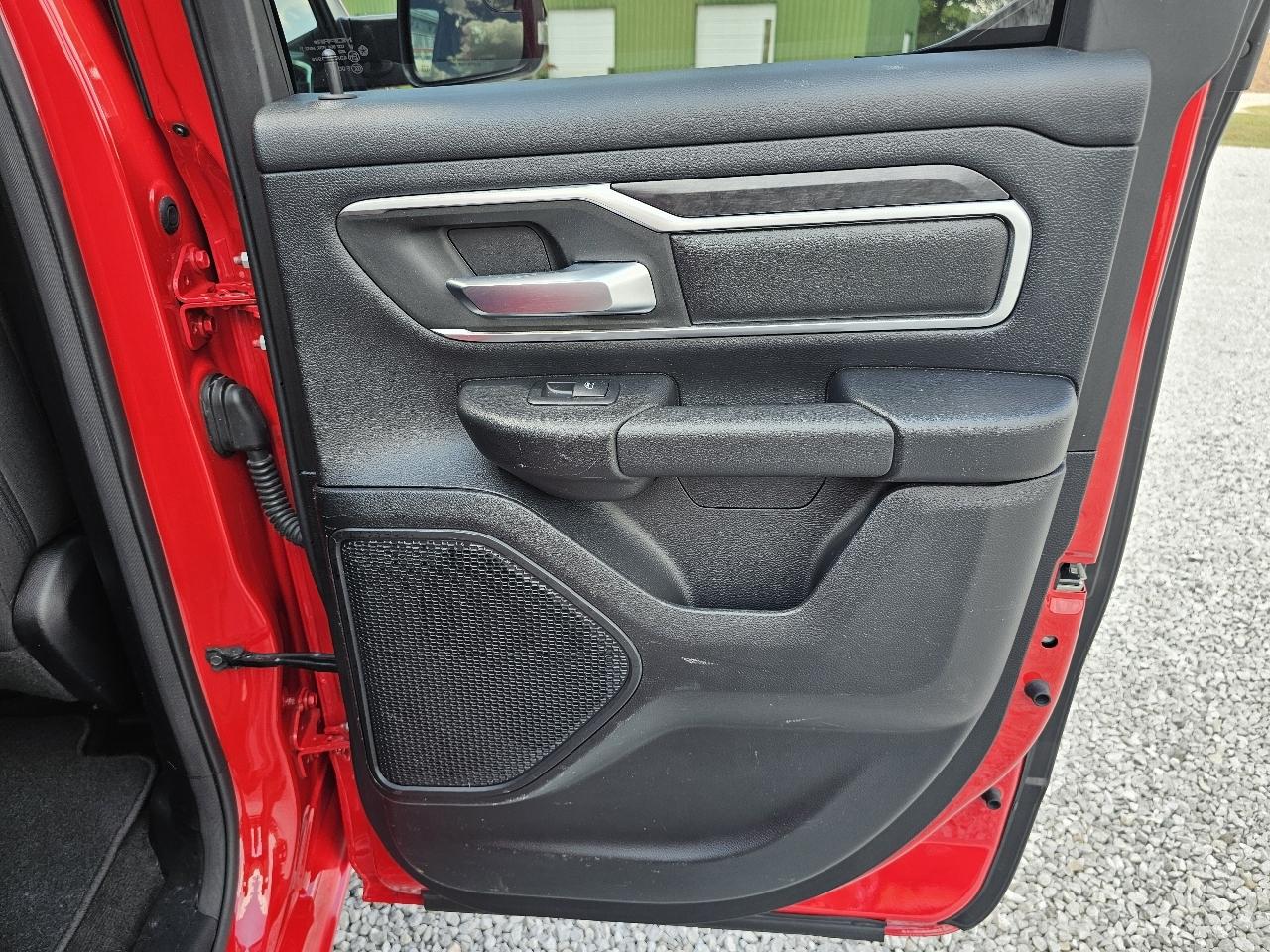 RAM 1500 Big Horn Quad Cab 4WD 2021