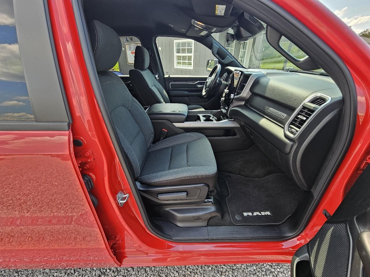 RAM 1500 Big Horn Quad Cab 4WD 2021
