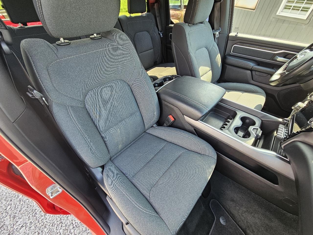 RAM 1500 Big Horn Quad Cab 4WD 2021