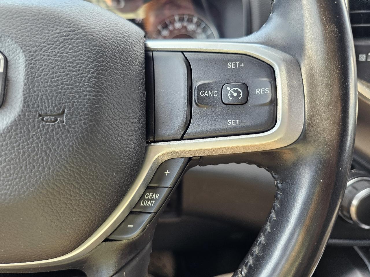 RAM 1500 Big Horn Quad Cab 4WD 2021