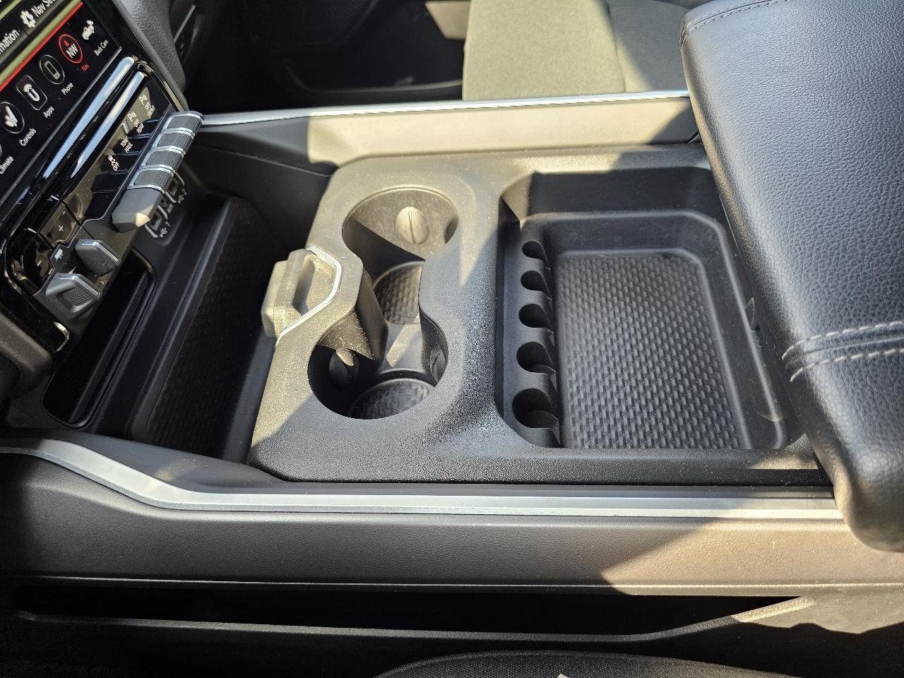 RAM 1500 Big Horn Quad Cab 4WD 2021