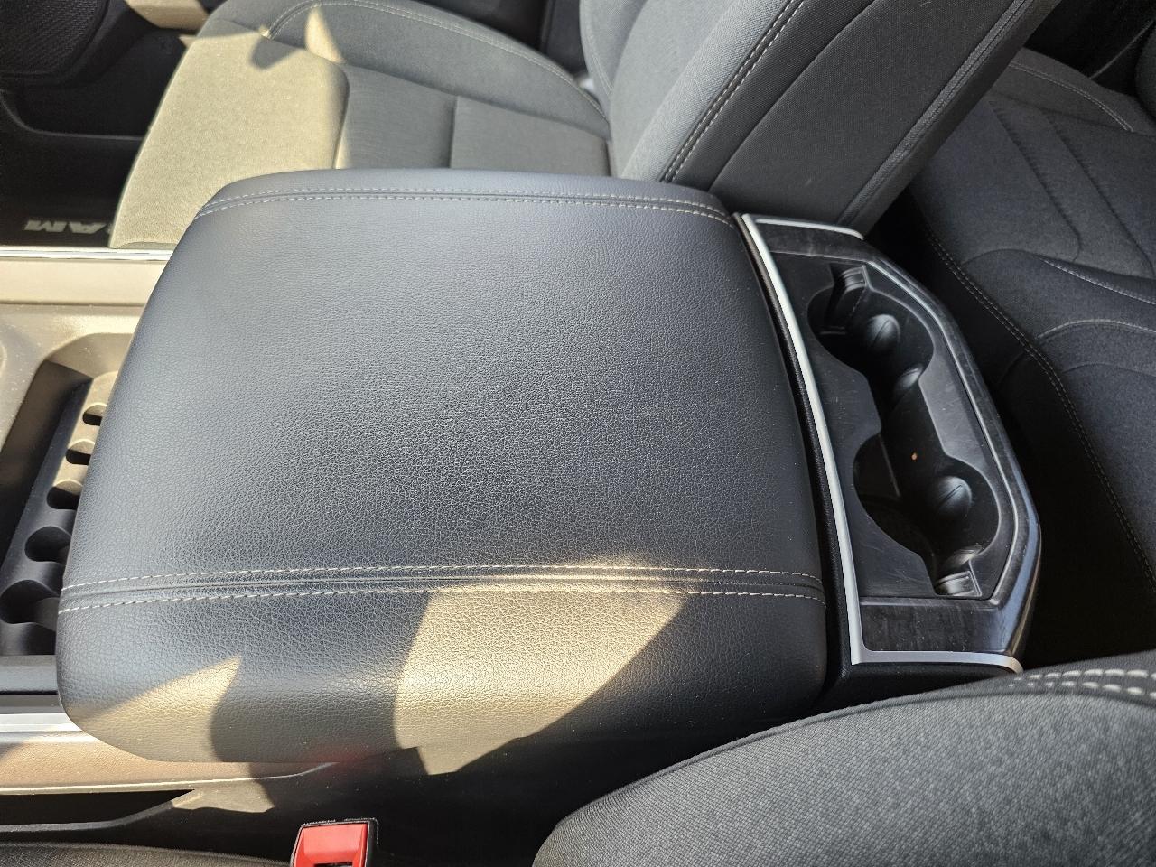 RAM 1500 Big Horn Quad Cab 4WD 2021