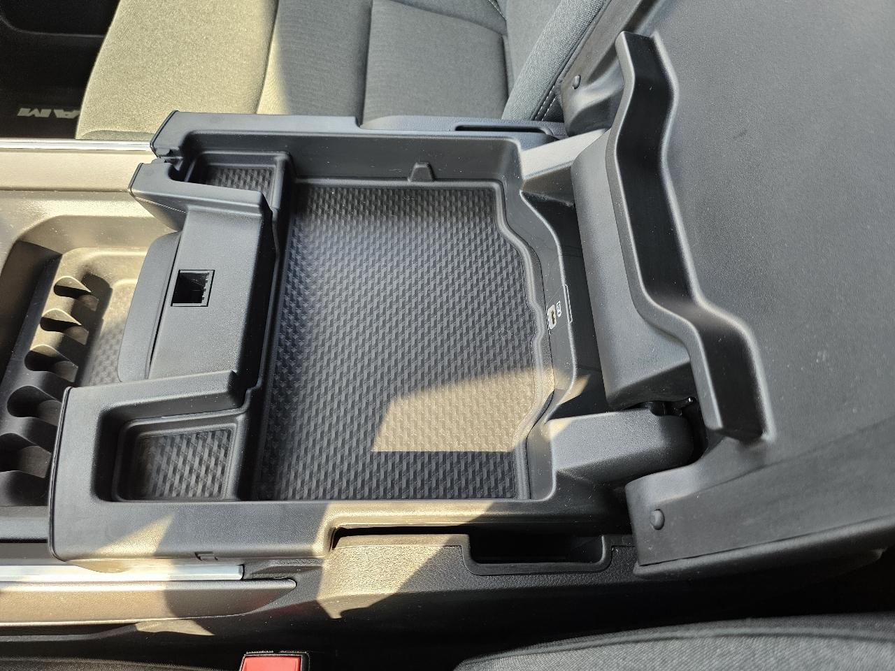 RAM 1500 Big Horn Quad Cab 4WD 2021