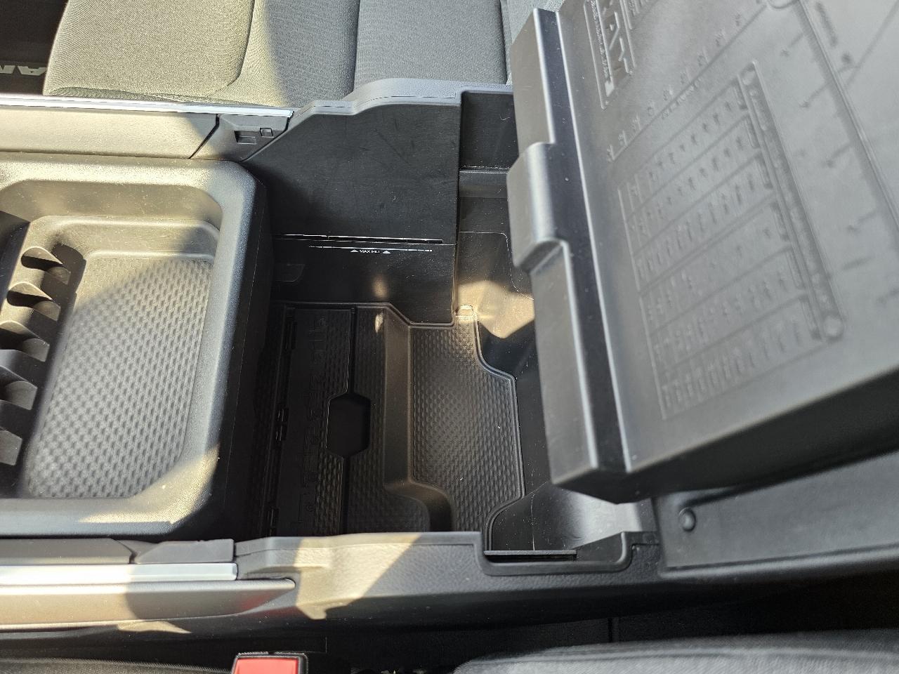 RAM 1500 Big Horn Quad Cab 4WD 2021