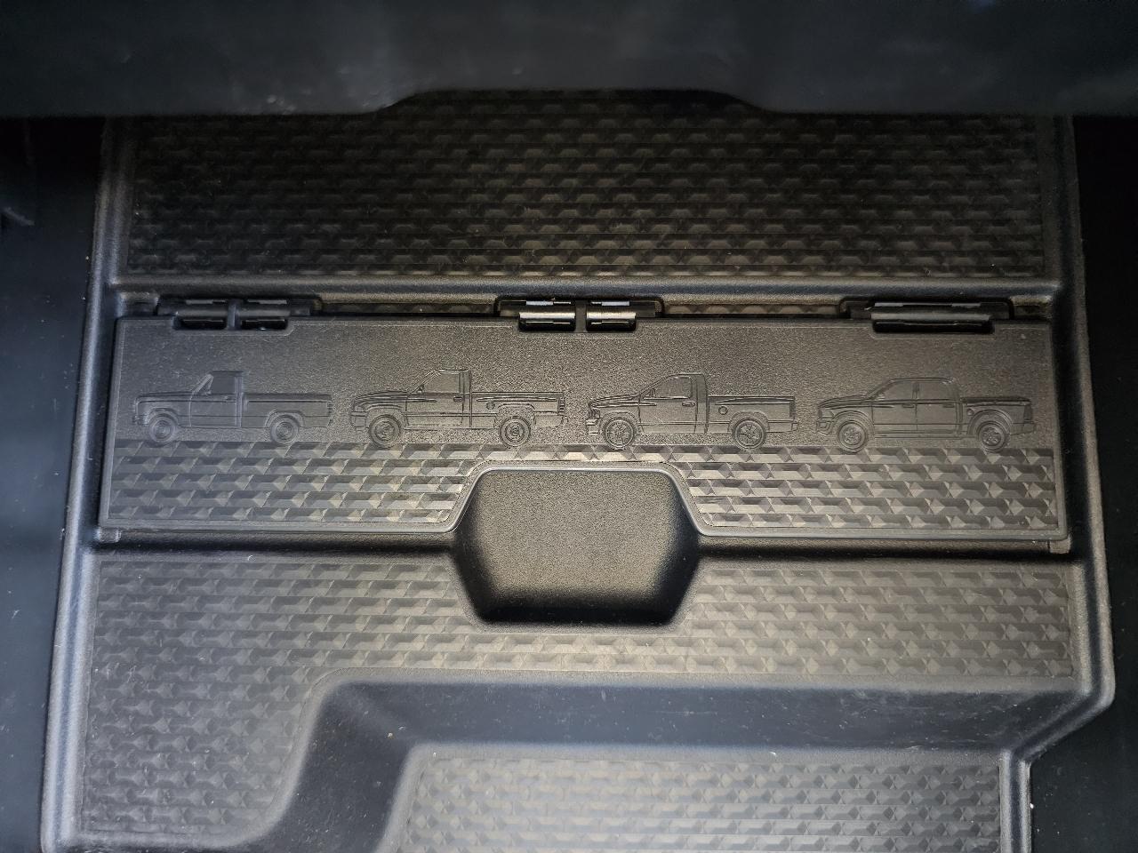 RAM 1500 Big Horn Quad Cab 4WD 2021