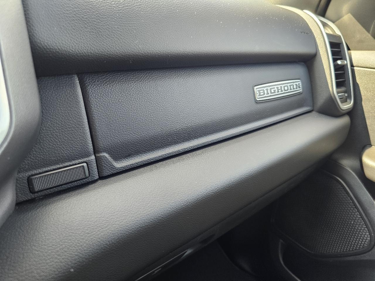 RAM 1500 Big Horn Quad Cab 4WD 2021