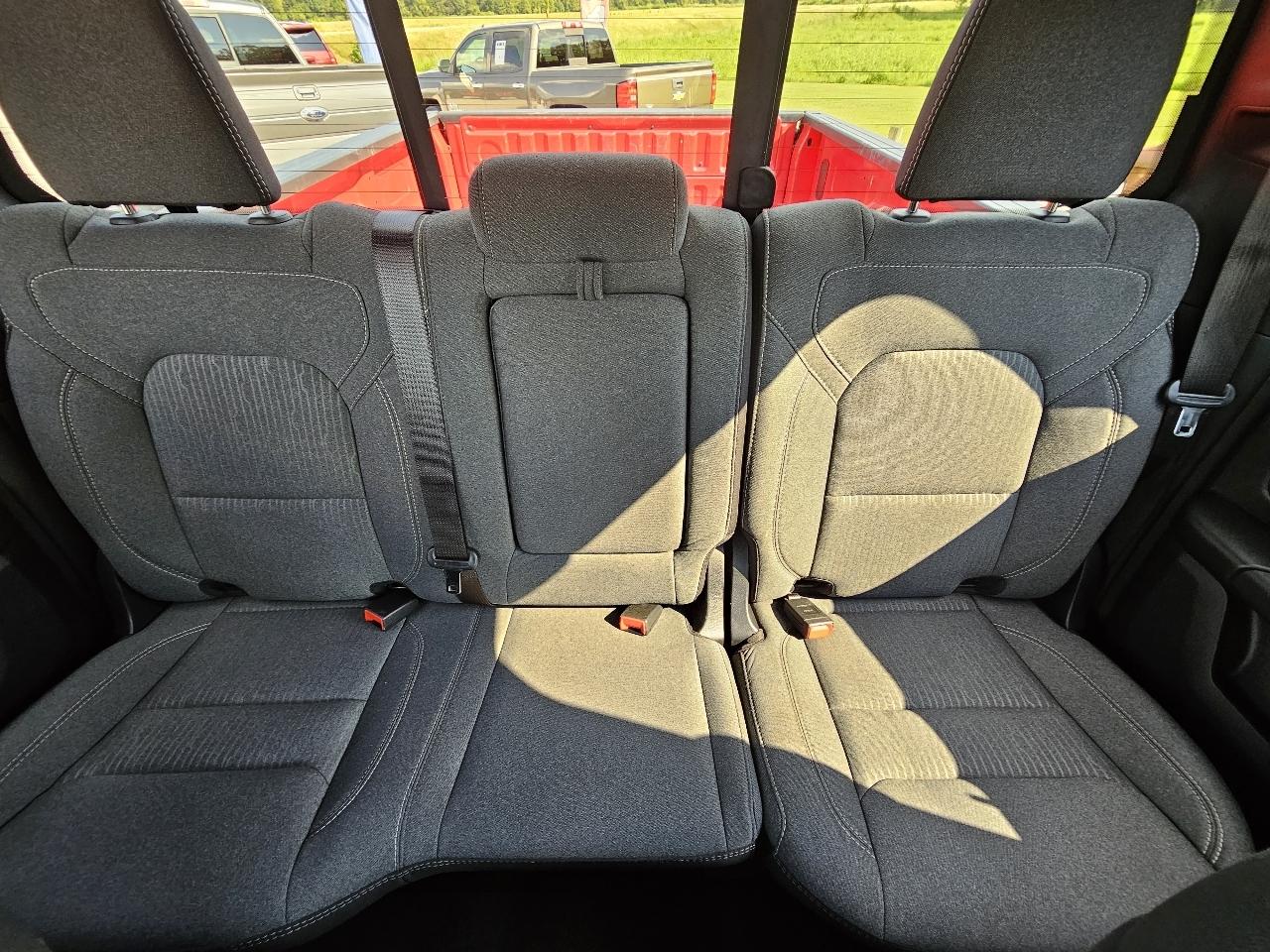 RAM 1500 Big Horn Quad Cab 4WD 2021