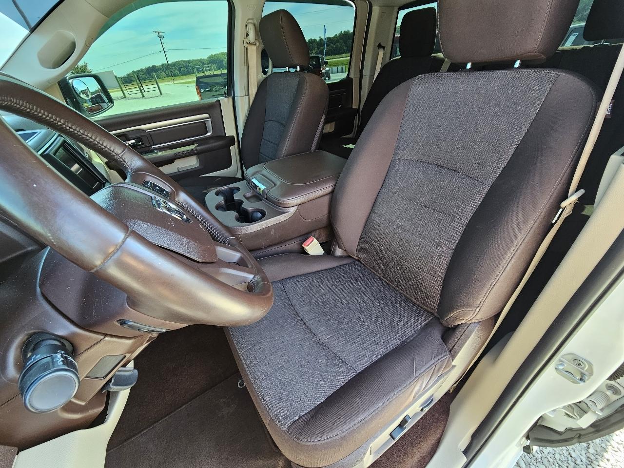 RAM 1500 Classic Big Horn 4x4 Crew Cab 5'7" Box 2019