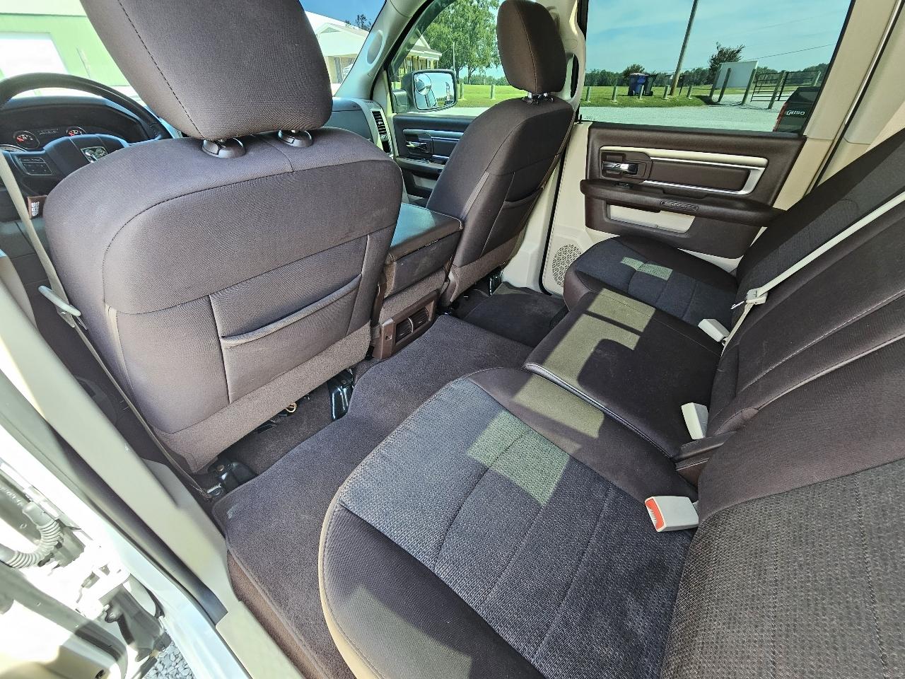 RAM 1500 Classic Big Horn 4x4 Crew Cab 5'7" Box 2019