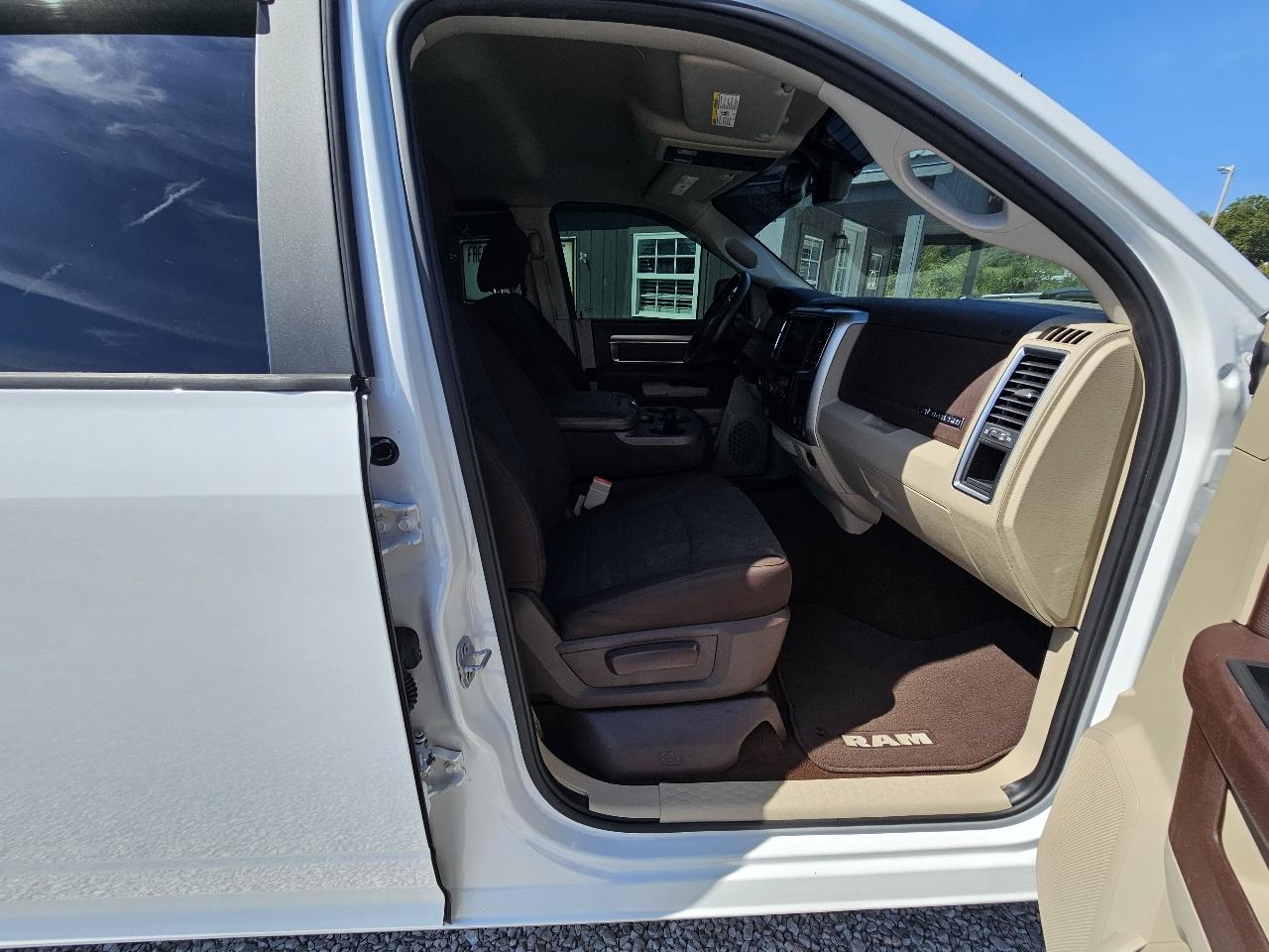 RAM 1500 Classic Big Horn 4x4 Crew Cab 5'7" Box 2019