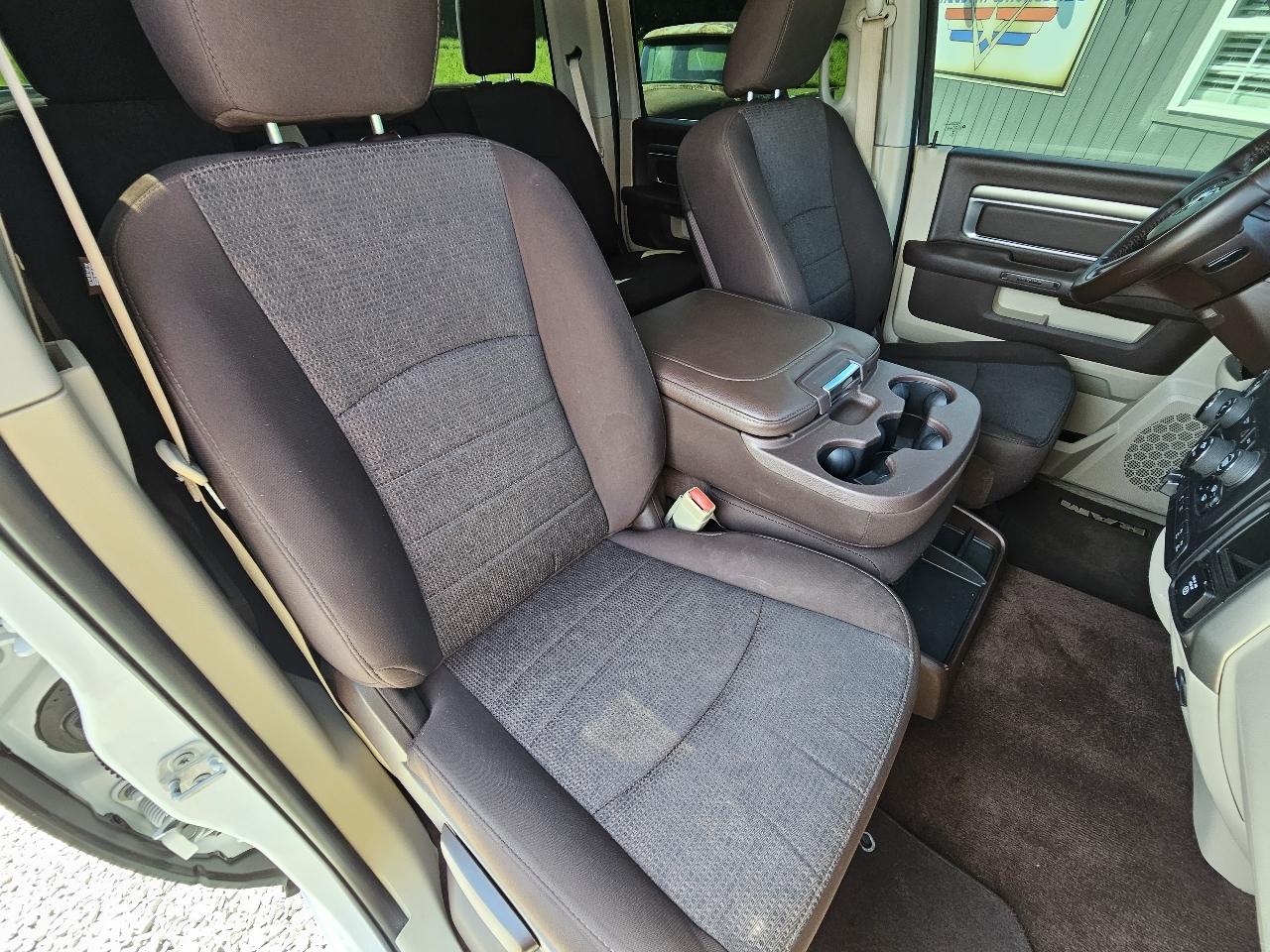 RAM 1500 Classic Big Horn 4x4 Crew Cab 5'7" Box 2019