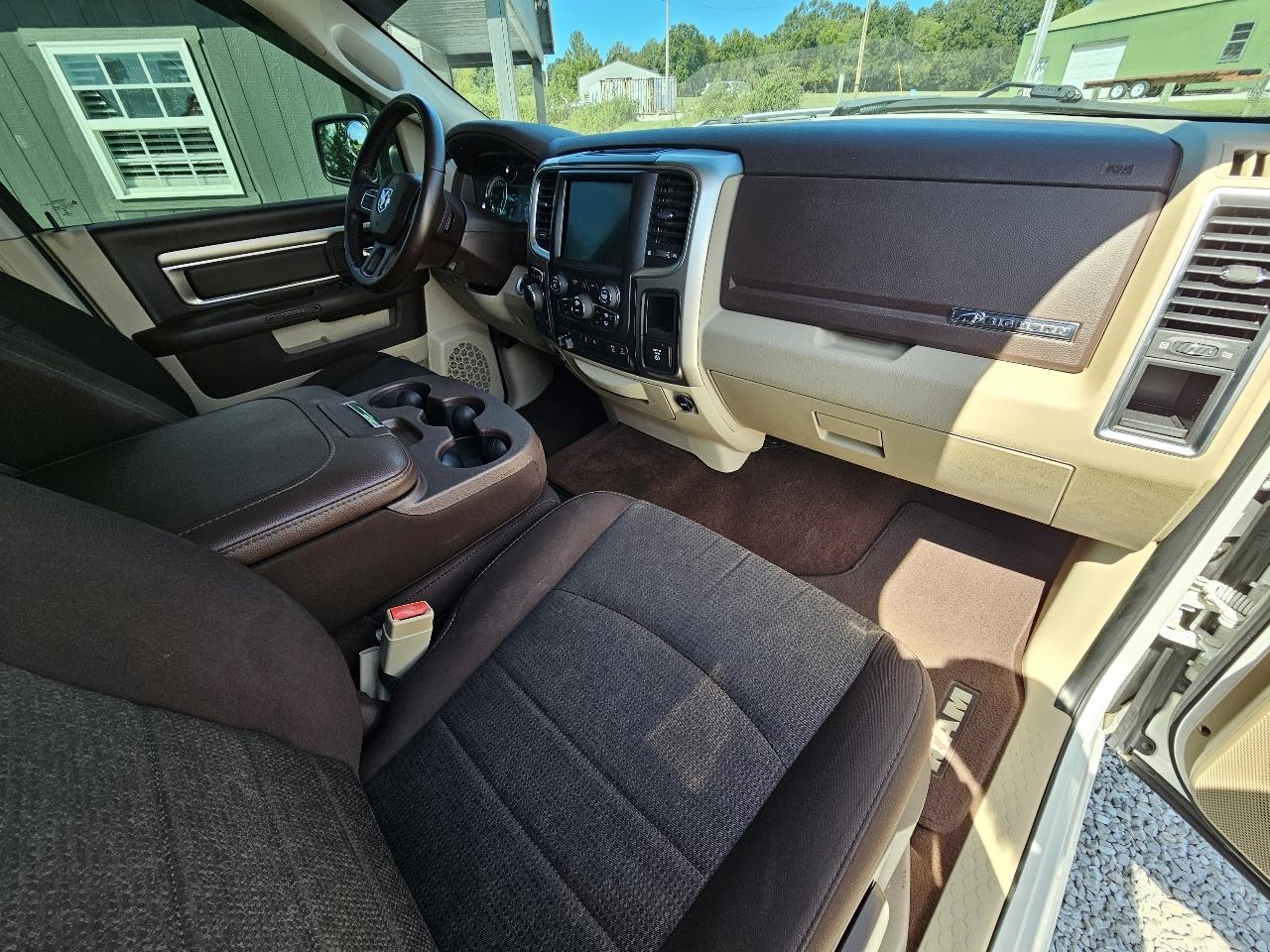 RAM 1500 Classic Big Horn 4x4 Crew Cab 5'7" Box 2019