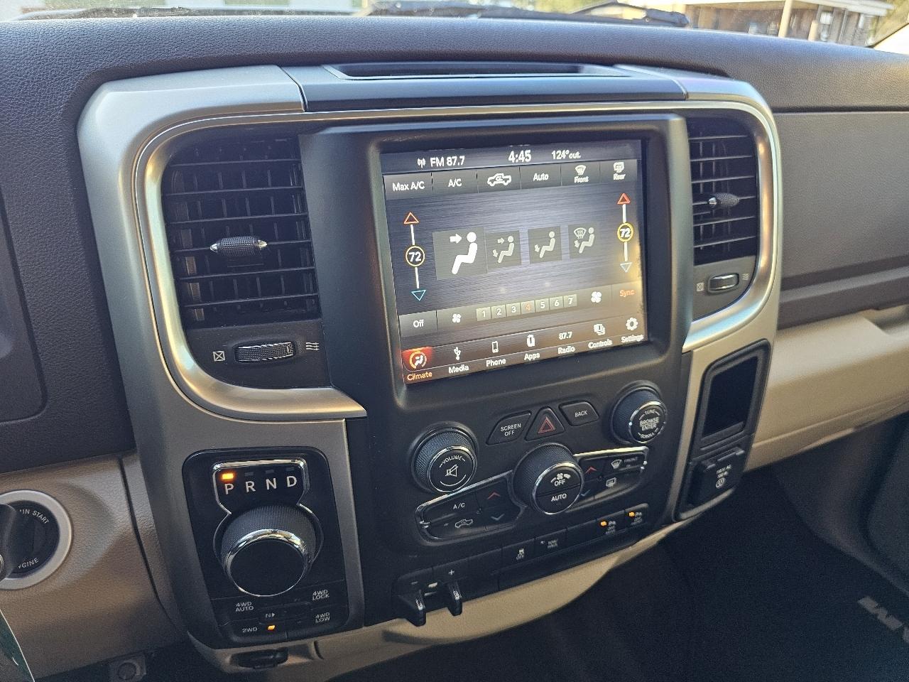 RAM 1500 Classic Big Horn 4x4 Crew Cab 5'7" Box 2019