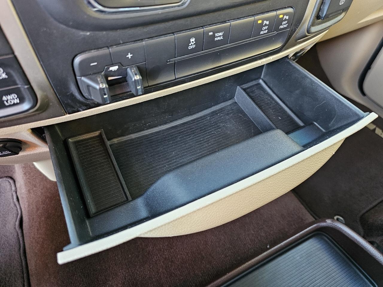 RAM 1500 Classic Big Horn 4x4 Crew Cab 5'7" Box 2019