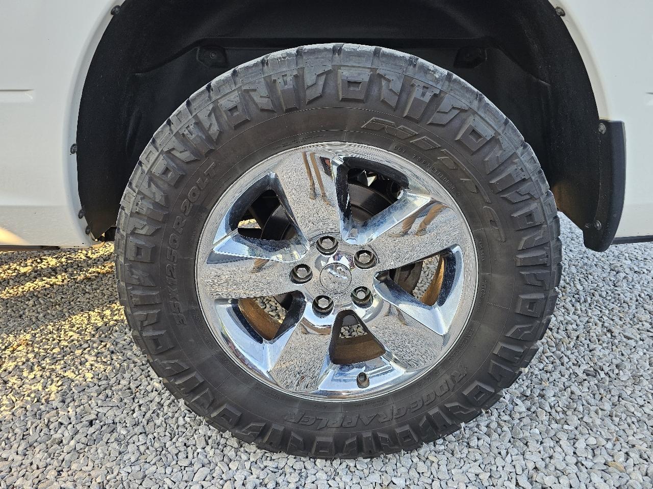 RAM 1500 Classic Big Horn 4x4 Crew Cab 5'7" Box 2019