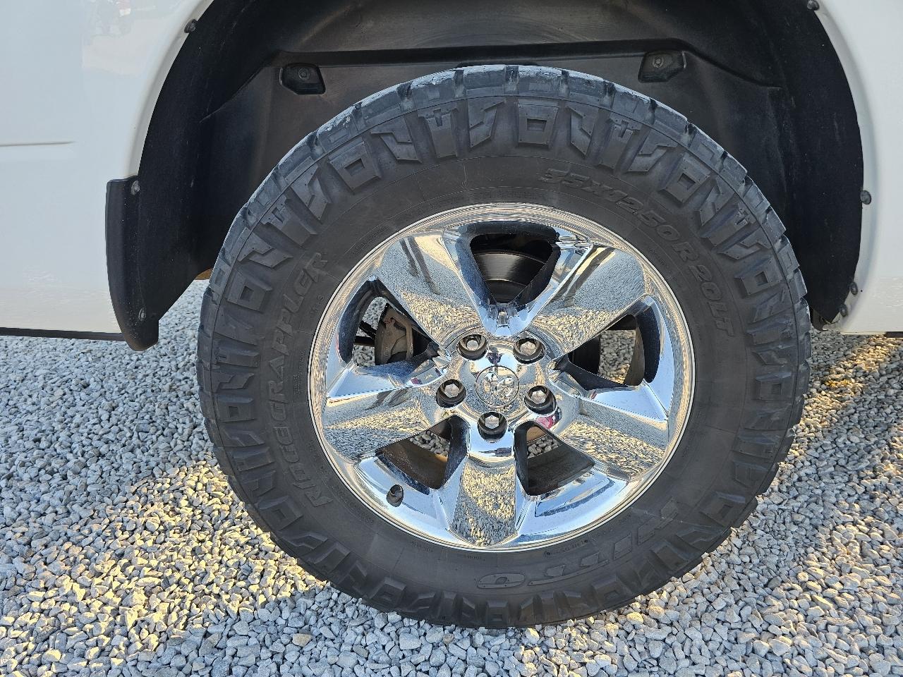 RAM 1500 Classic Big Horn 4x4 Crew Cab 5'7" Box 2019