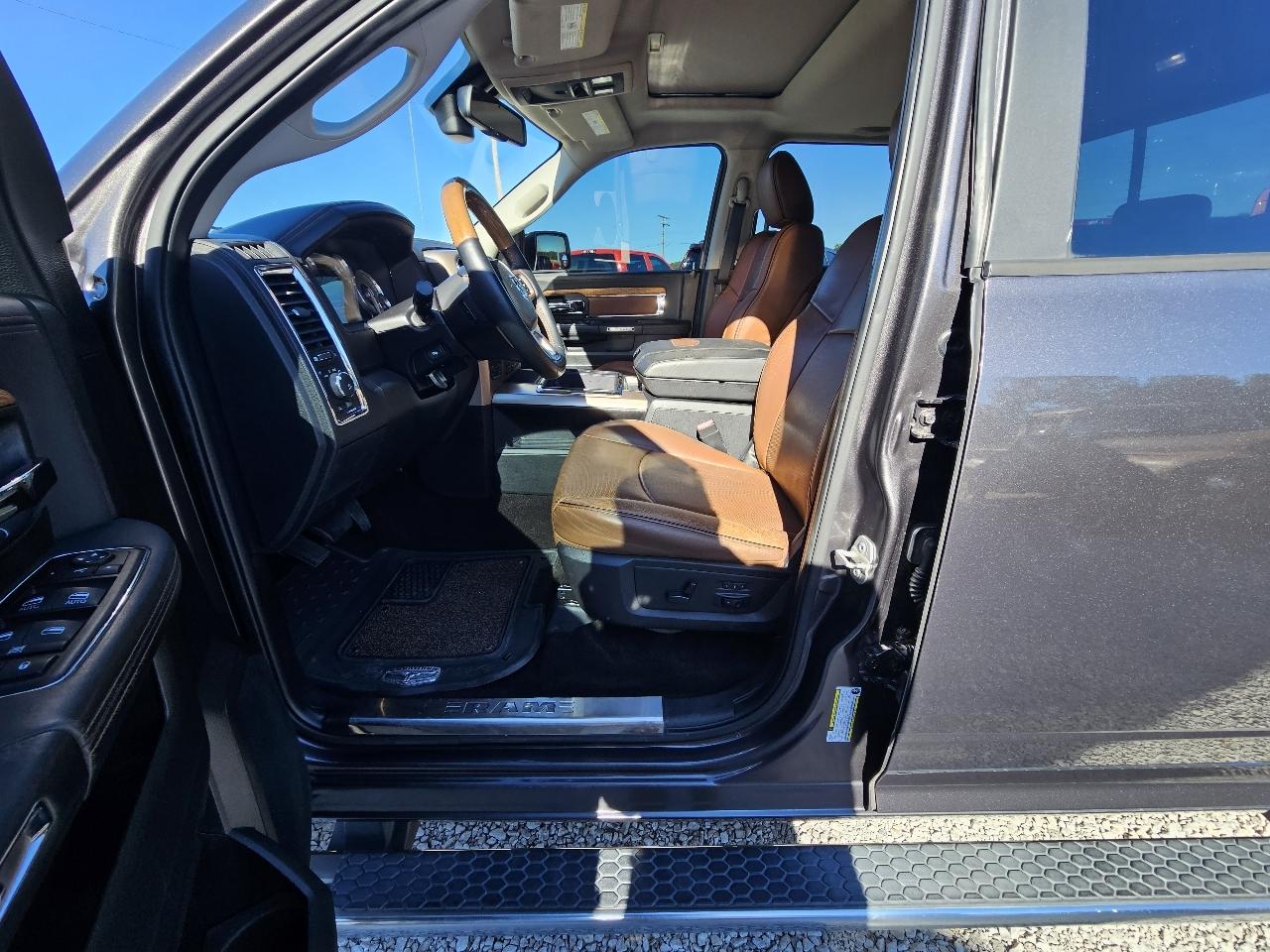 RAM 1500 Laramie Longhorn 4x4 Crew Cab 5'7" Box 2015