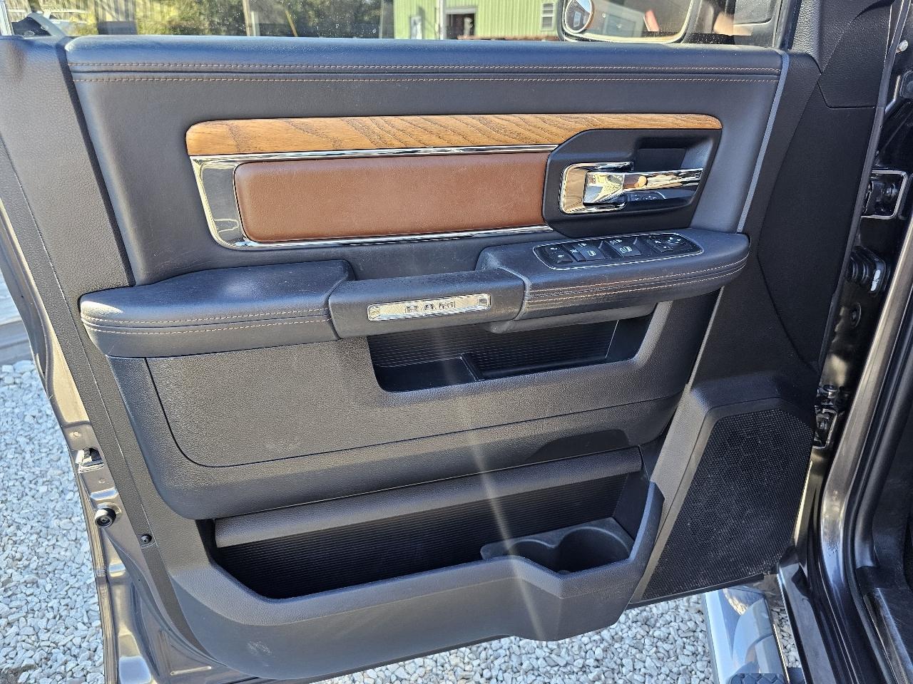 RAM 1500 Laramie Longhorn 4x4 Crew Cab 5'7" Box 2015
