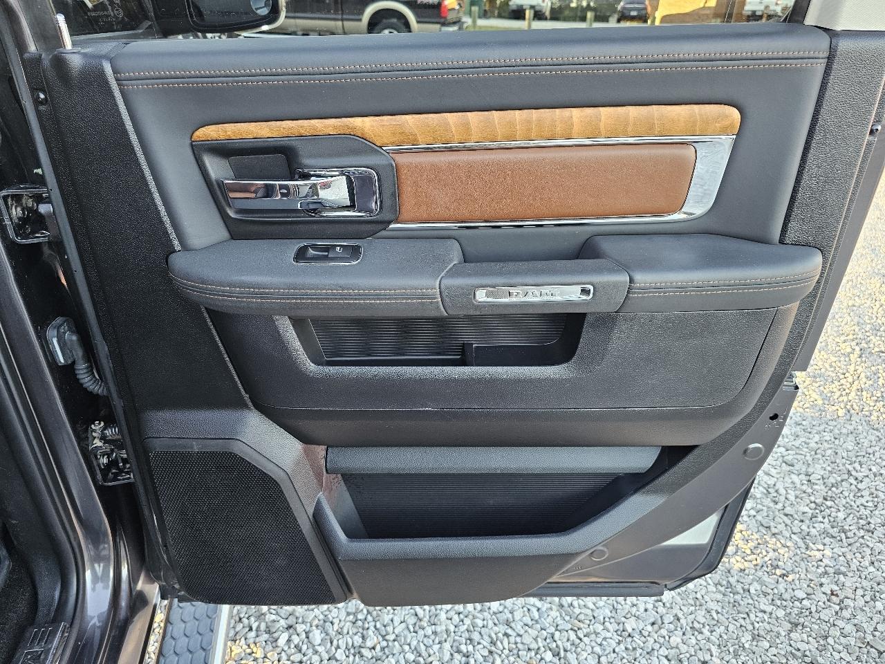 RAM 1500 Laramie Longhorn 4x4 Crew Cab 5'7" Box 2015
