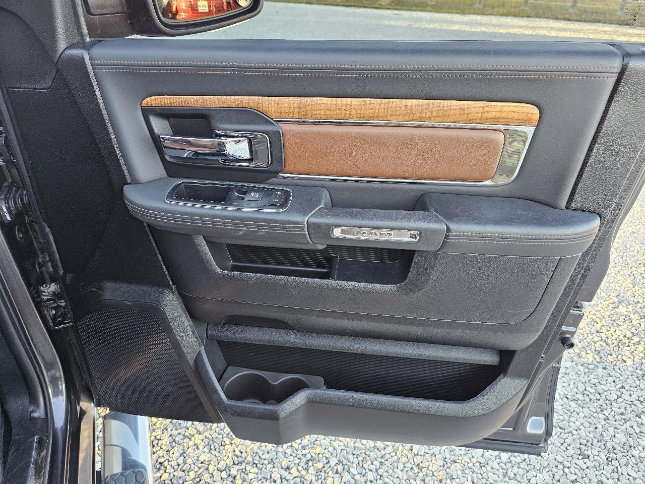 RAM 1500 Laramie Longhorn 4x4 Crew Cab 5'7" Box 2015