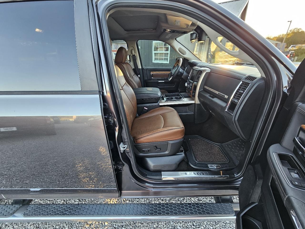 RAM 1500 Laramie Longhorn 4x4 Crew Cab 5'7" Box 2015