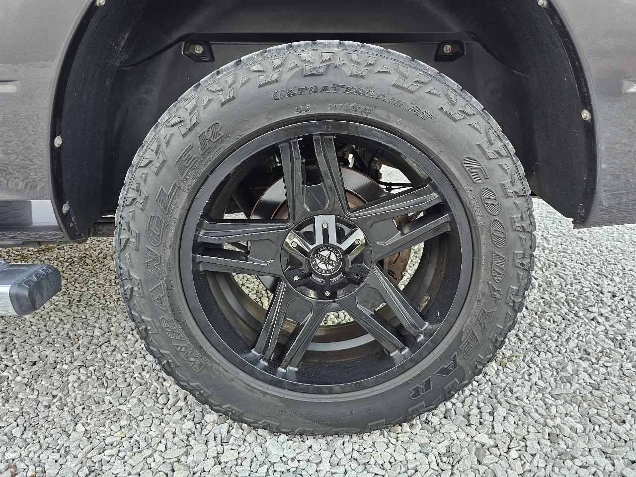 RAM 1500 Laramie Longhorn 4x4 Crew Cab 5'7" Box 2015
