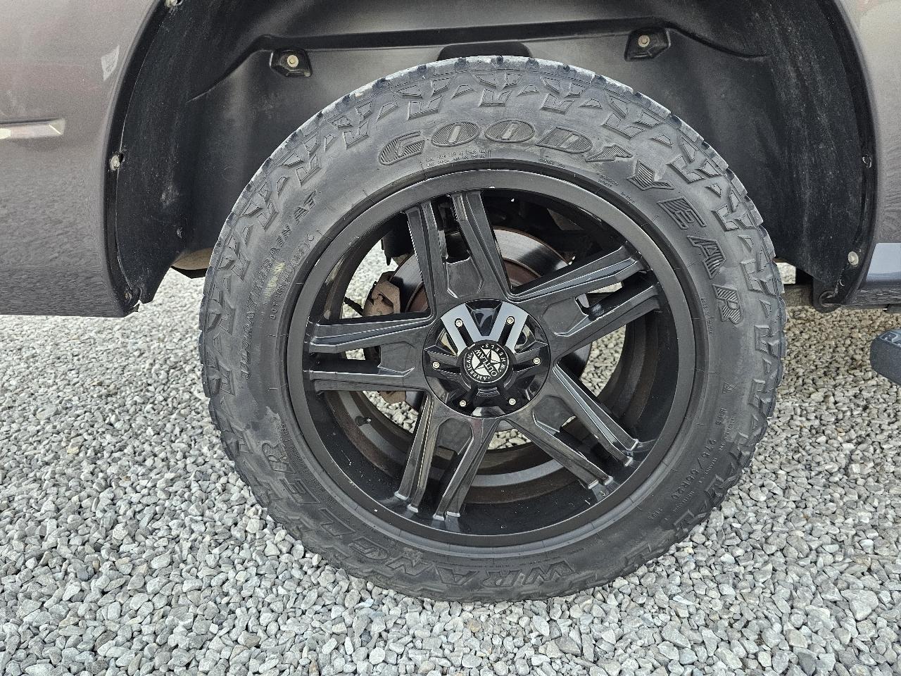 RAM 1500 Laramie Longhorn 4x4 Crew Cab 5'7" Box 2015