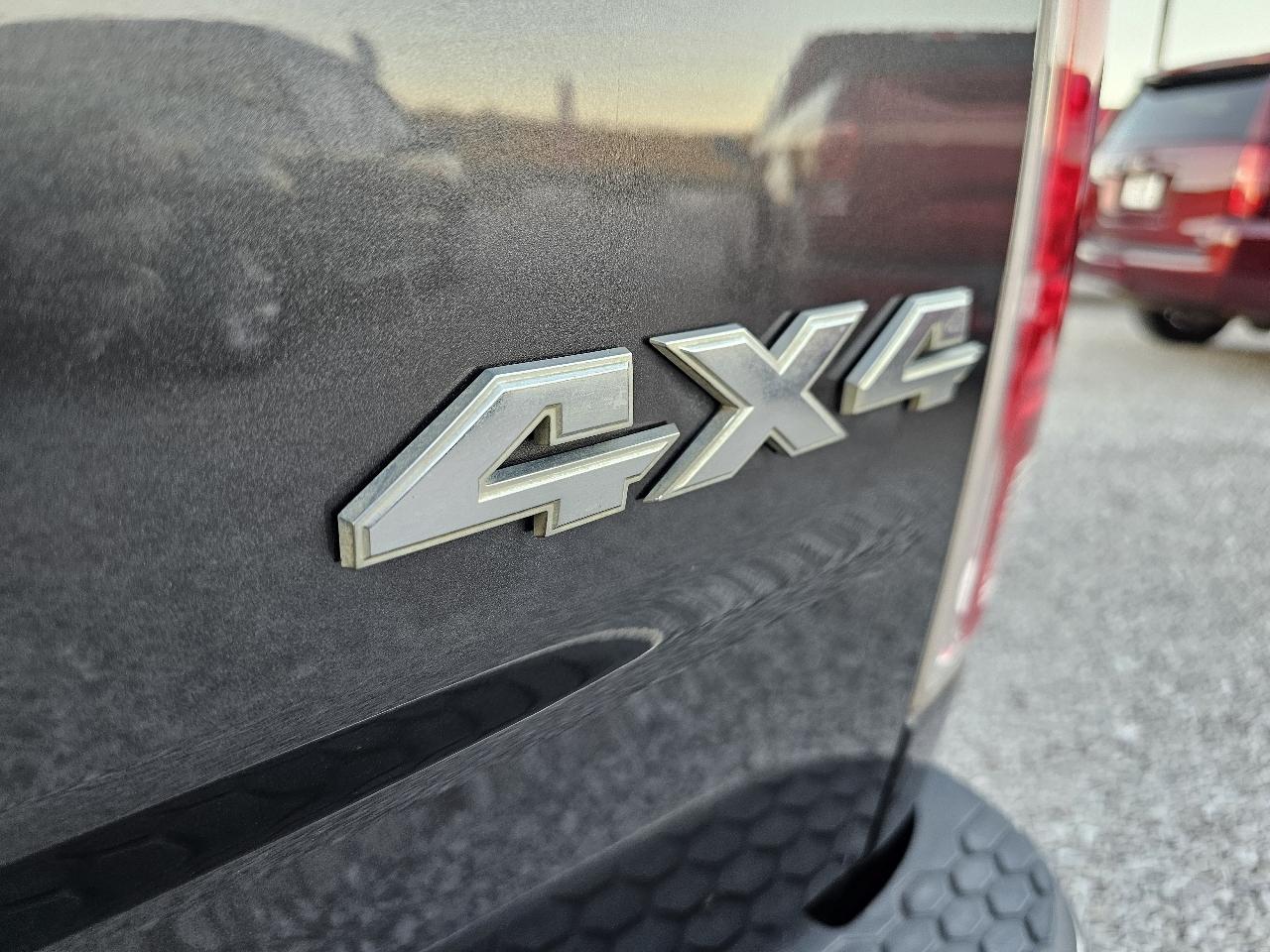 RAM 1500 Laramie Longhorn 4x4 Crew Cab 5'7" Box 2015